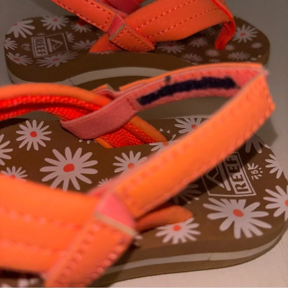 Reef‎ Toddler Little Ahi Sling Back Flip Flops Coral Tan White Flower Size 5